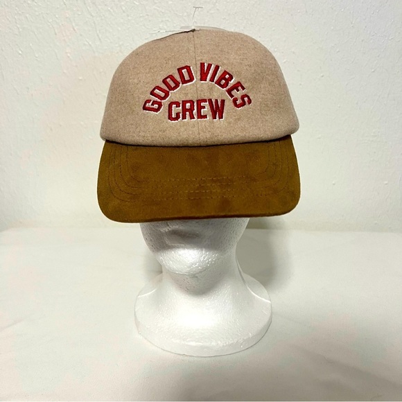 Old Navy Unisex “Good Vibes Crew” Printed OS Beige/Tan/Red NWT Streetwear - Picture 1 of 9